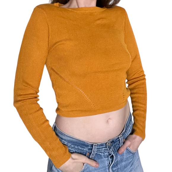 Lightweight Long Sleeve Knit Cropped Top - Picture 1 of 2